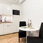 Friendhouse Apartments Starovislna